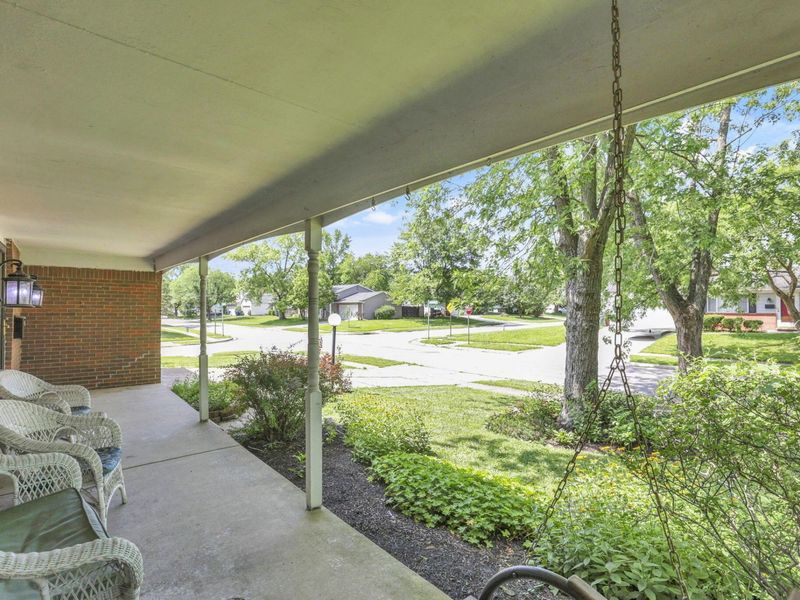 4758 Heatherton Drive , Columbus, OH 43229 Photo 5