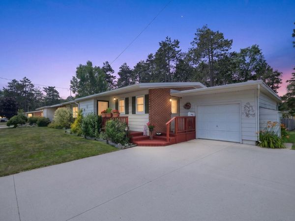 8715 Pennsylvania Avenue, Oscoda, MI 48750