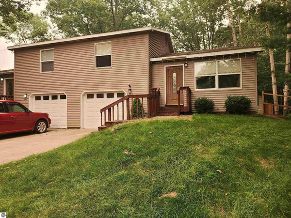 4416 Eagle Crest Drive, Williamsburg, MI 49690