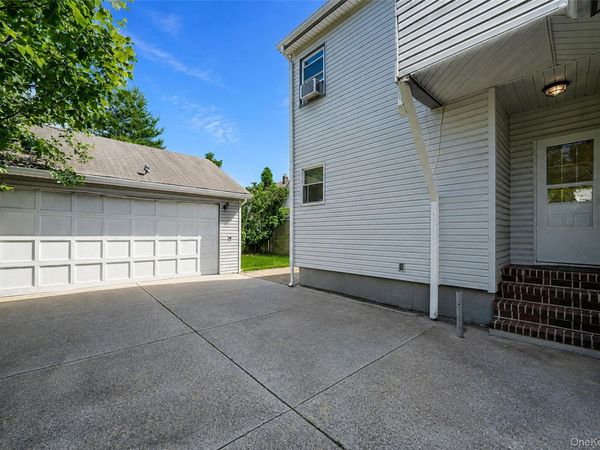 214 Lowell Avenue , Floral Park, NY 11001