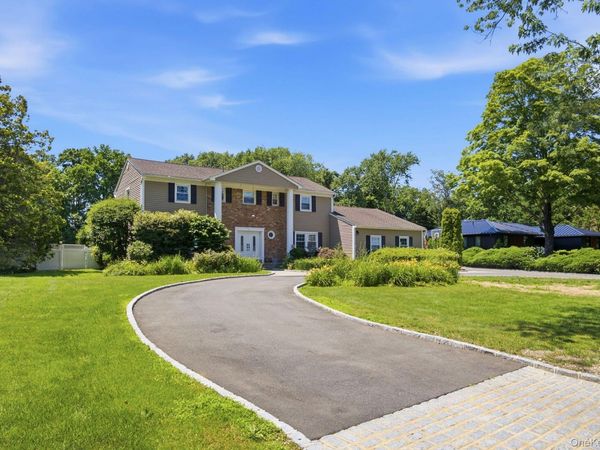 25 Artisan Avenue, Huntington, NY 11743