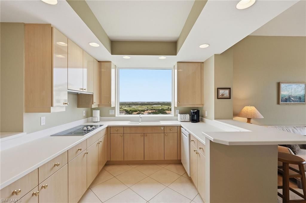 420 Cove Tower Dr, Unit 1404, Naples, FL 34110 Photo