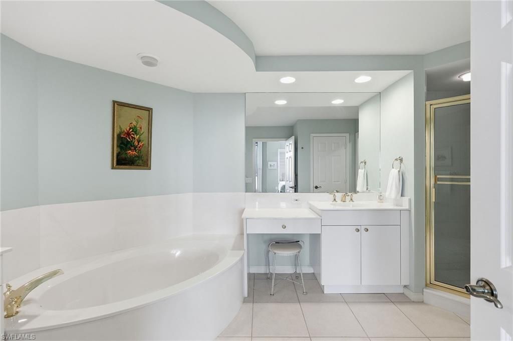 420 Cove Tower Dr, Unit 1404, Naples, FL 34110 Photo
