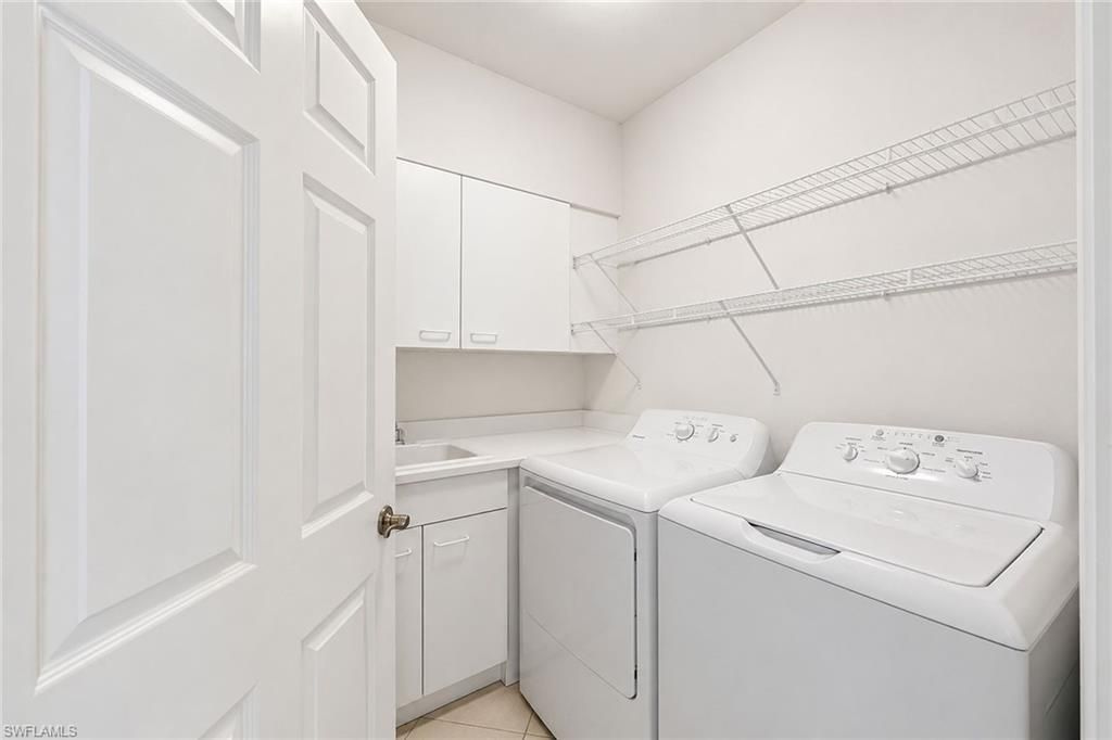 420 Cove Tower Dr, Unit 1404, Naples, FL 34110 Photo