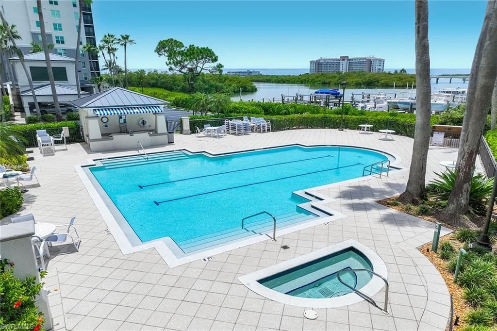 420 Cove Tower Dr, Unit 1404, Naples, FL 34110 Photo