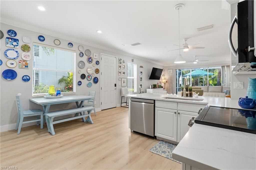 15671 Marcello Cir, Unit 124, Naples, FL 34110 Photo