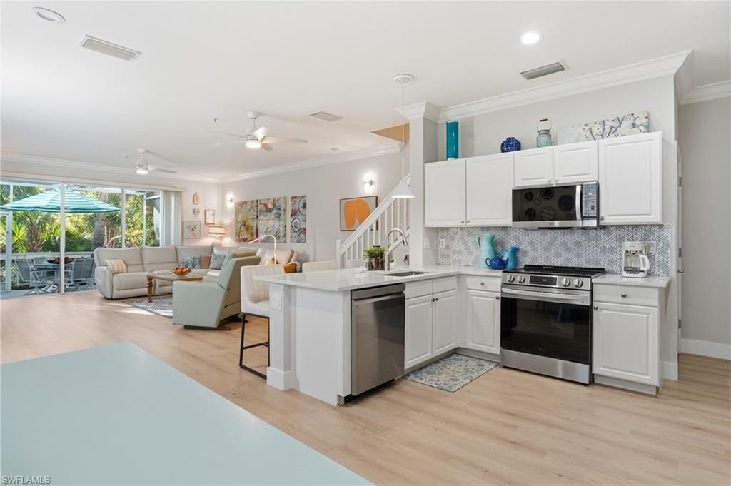 15671 Marcello Cir, Unit 124, Naples, FL 34110 Photo