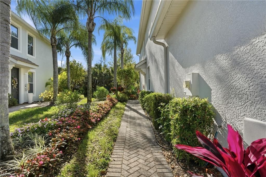 15671 Marcello Cir, Unit 124, Naples, FL 34110 Photo