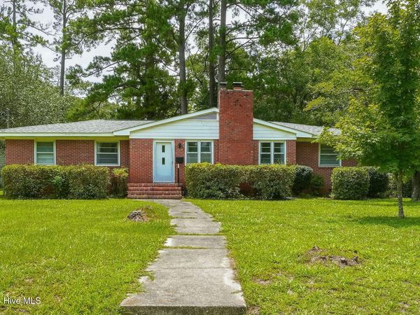 725 Devon Court , Wilmington, NC 28403