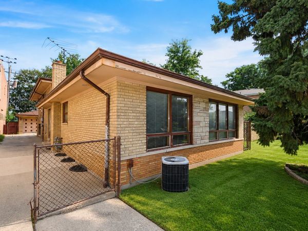 6238 W 63rd Street , Chicago, IL 60638