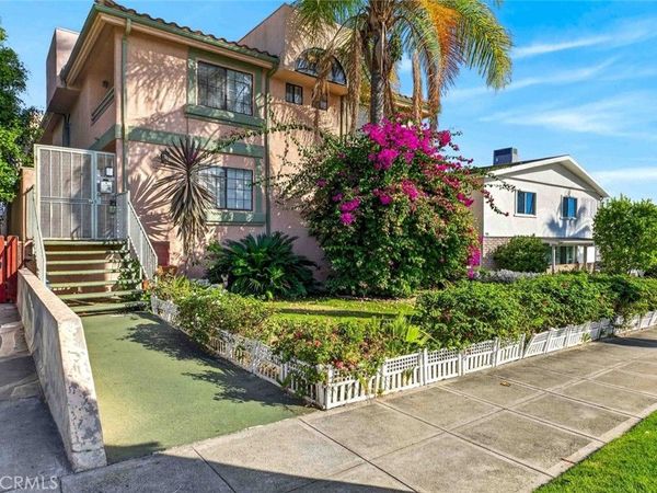 722 E Orange Grove Avenue, Unit D, Burbank, CA 91501