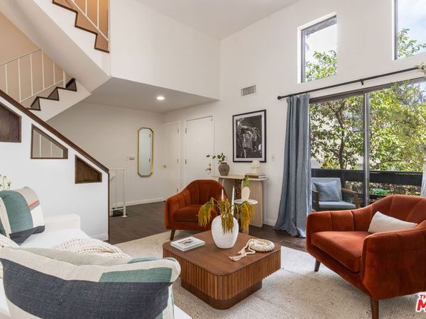 9131 Burnet Avenue, Unit 5, North Hills, CA 91343