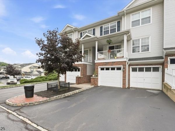 604 Knollwood Ct, Denville, NJ 07834