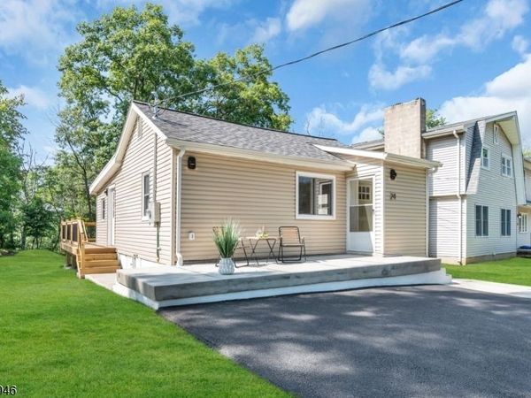 24 Northwestern Trl, Hopatcong, NJ 07843