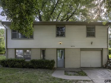 9472 Tomahawk Boulevard, Omaha, NE 68134