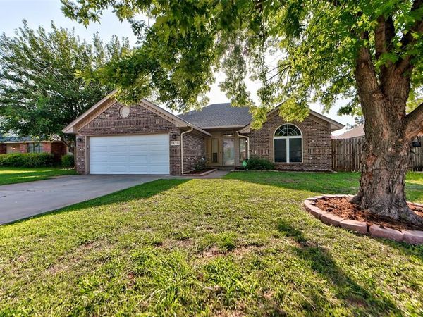 2620 Sequoyah Avenue, Moore, OK 73160