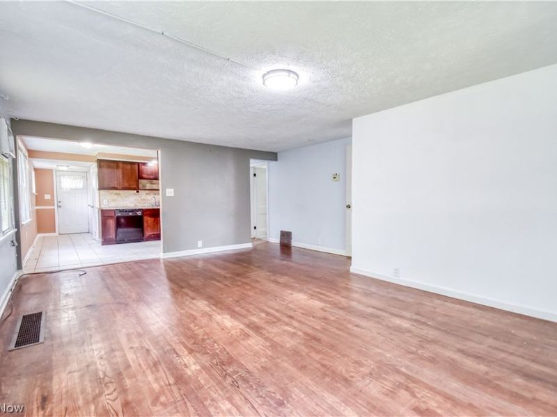 406 E 266th Street, Euclid, OH 44132 Photo 10