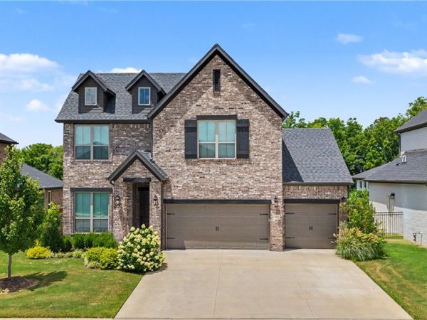 5102 SW Stanford Court, Bentonville, AR 72713