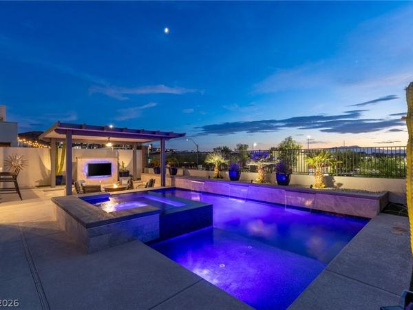 743 Glowing Horizon Street , Henderson, NV 89052