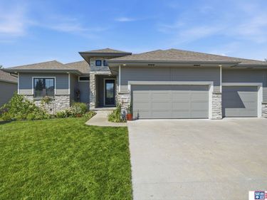 9331 S 32nd Street, Lincoln, NE 68516