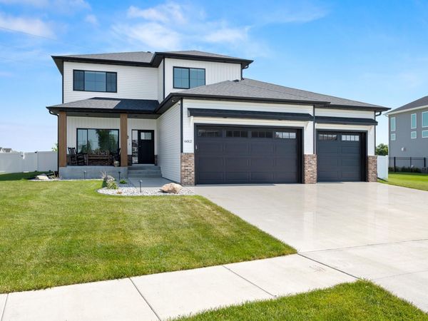 6012 31st Street S, Fargo, ND 58104