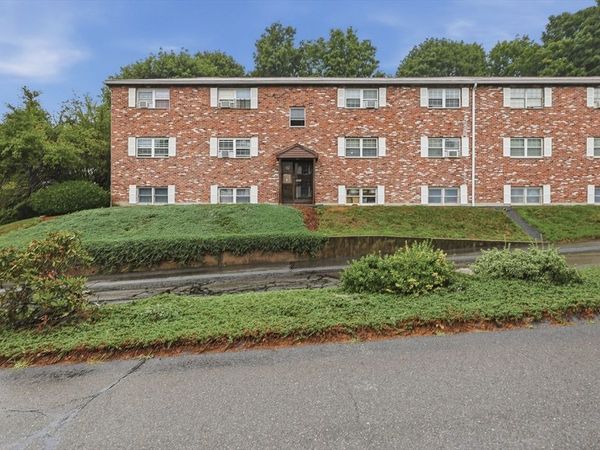 10 Robin Drive, Unit 1, Marlborough, MA 01752