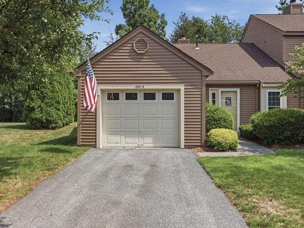 200 Ridgefield Circle, Unit 200A, Clinton, MA 01510