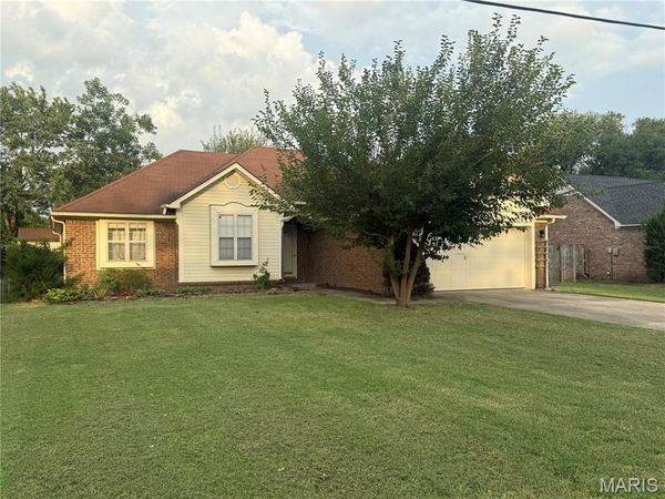 612 S Walnut Street , Kennett, MO 63857