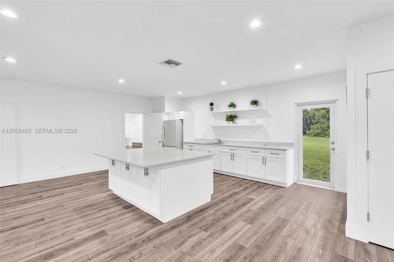 101 El Dorado Pkwy, Plantation, FL 33317 Photo