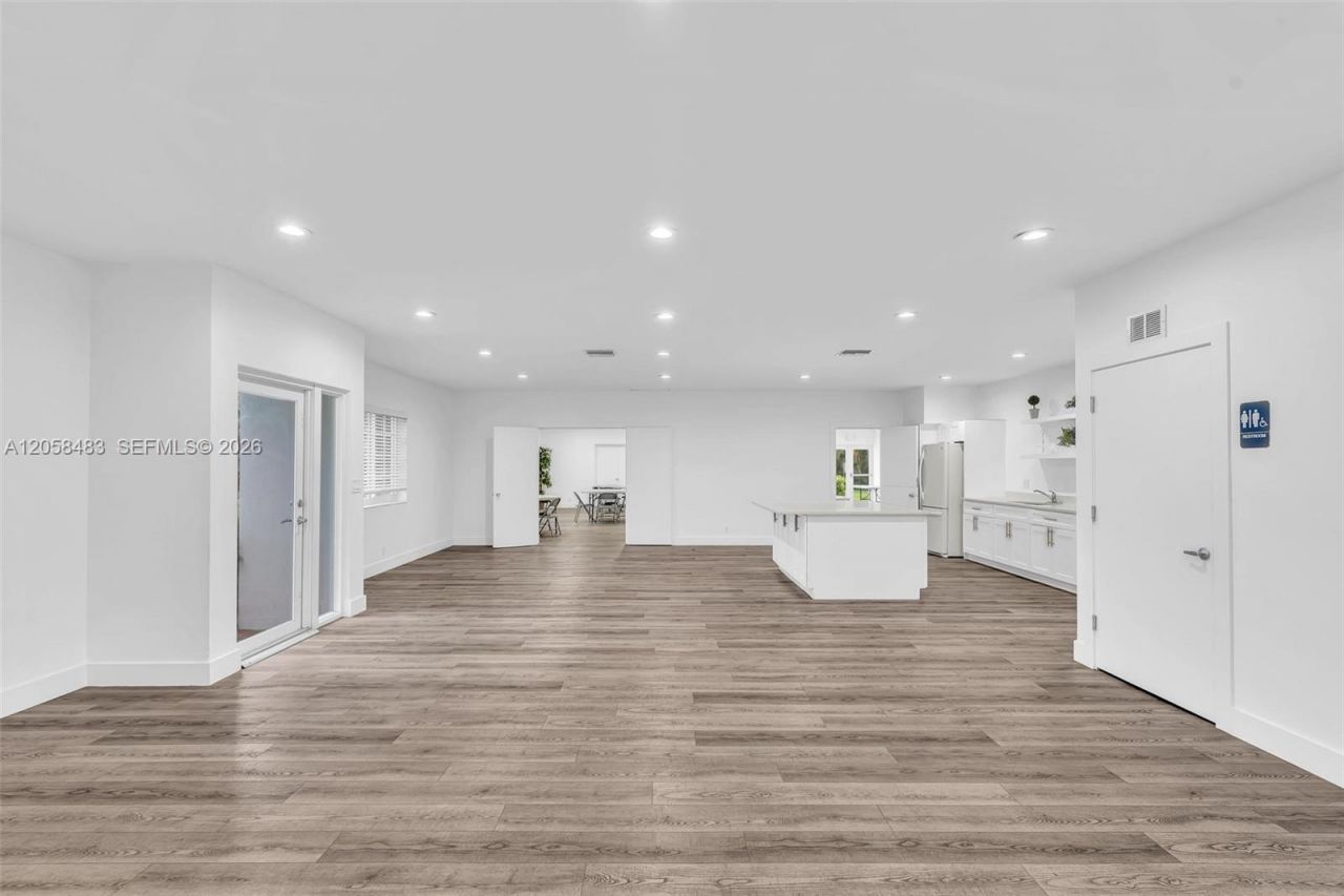 101 El Dorado Pkwy, Plantation, FL 33317 Photo