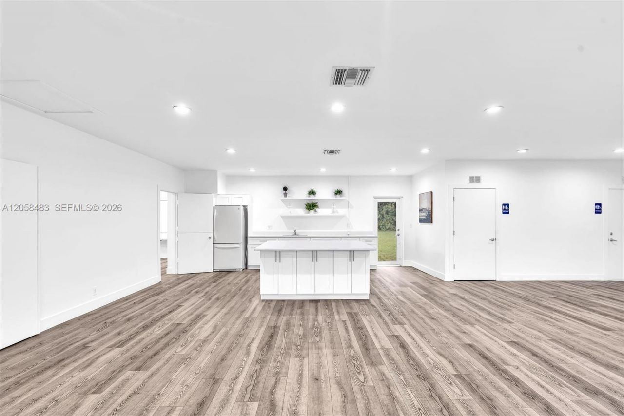 101 El Dorado Pkwy, Plantation, FL 33317 Photo