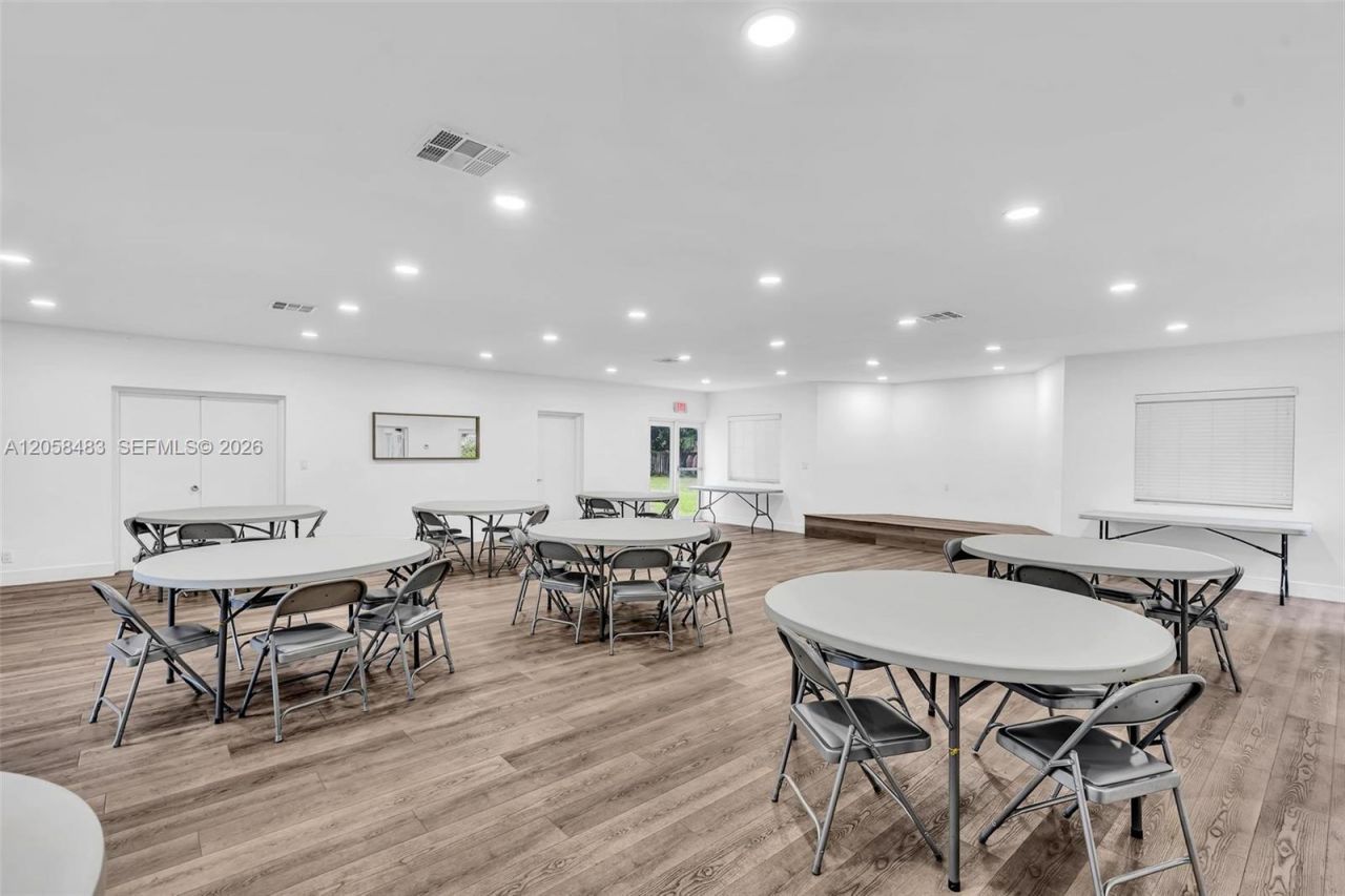 101 El Dorado Pkwy, Plantation, FL 33317 Photo