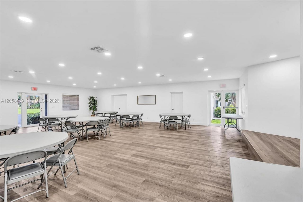 101 El Dorado Pkwy, Plantation, FL 33317 Photo