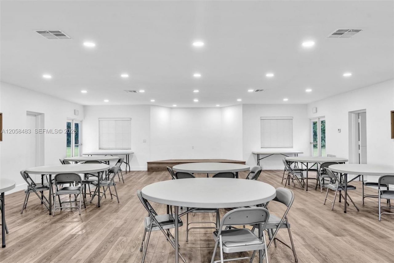 101 El Dorado Pkwy, Plantation, FL 33317 Photo