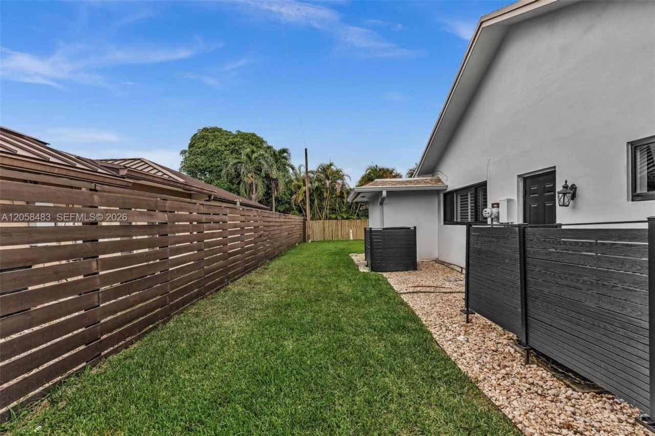 101 El Dorado Pkwy, Plantation, FL 33317 Photo