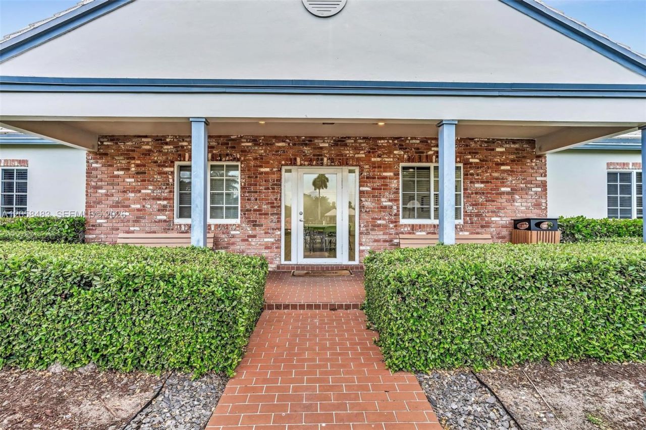 101 El Dorado Pkwy, Plantation, FL 33317 Photo