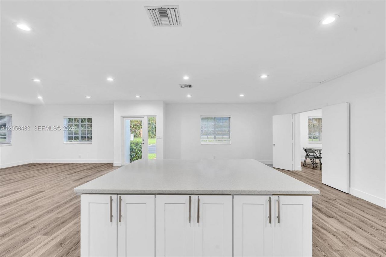 101 El Dorado Pkwy, Plantation, FL 33317 Photo