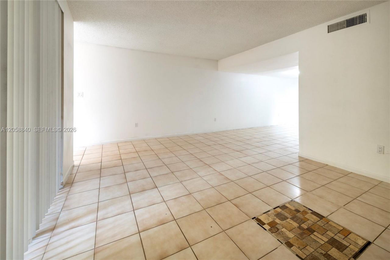8401 W Sample Rd , Unit 19, Coral Springs, FL 33065 Photo