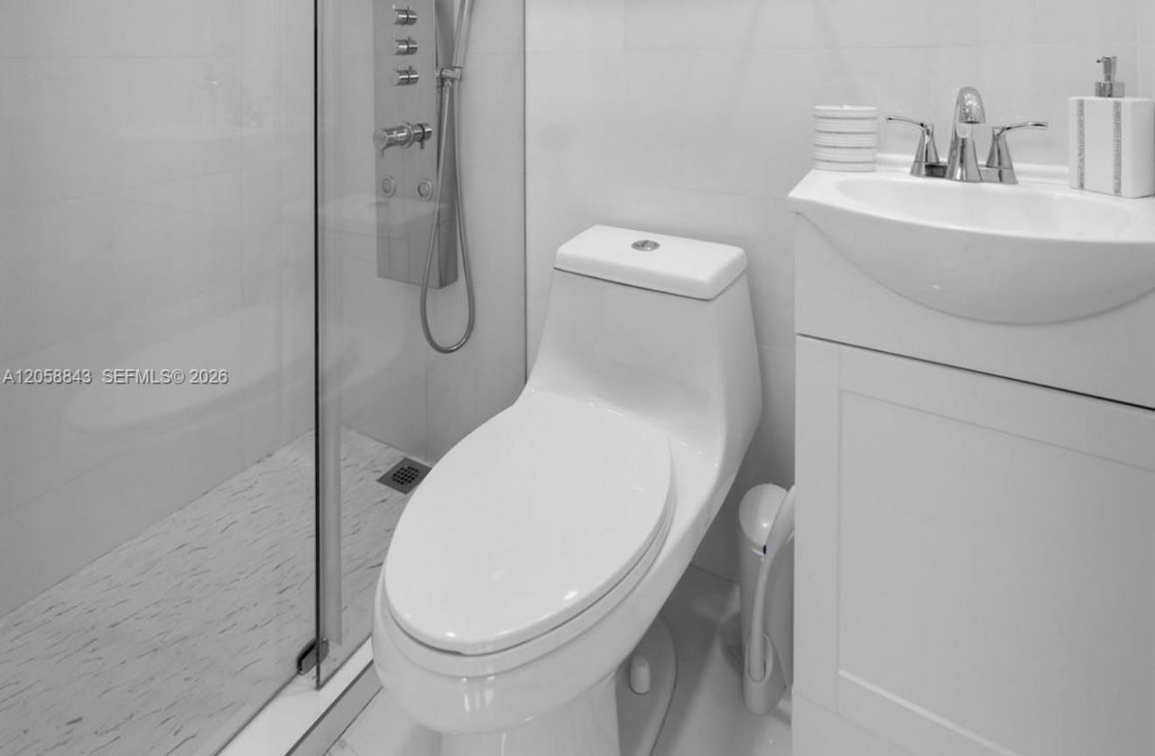 1158 W 41st St, Unit 87, Hialeah, FL 33012 Photo
