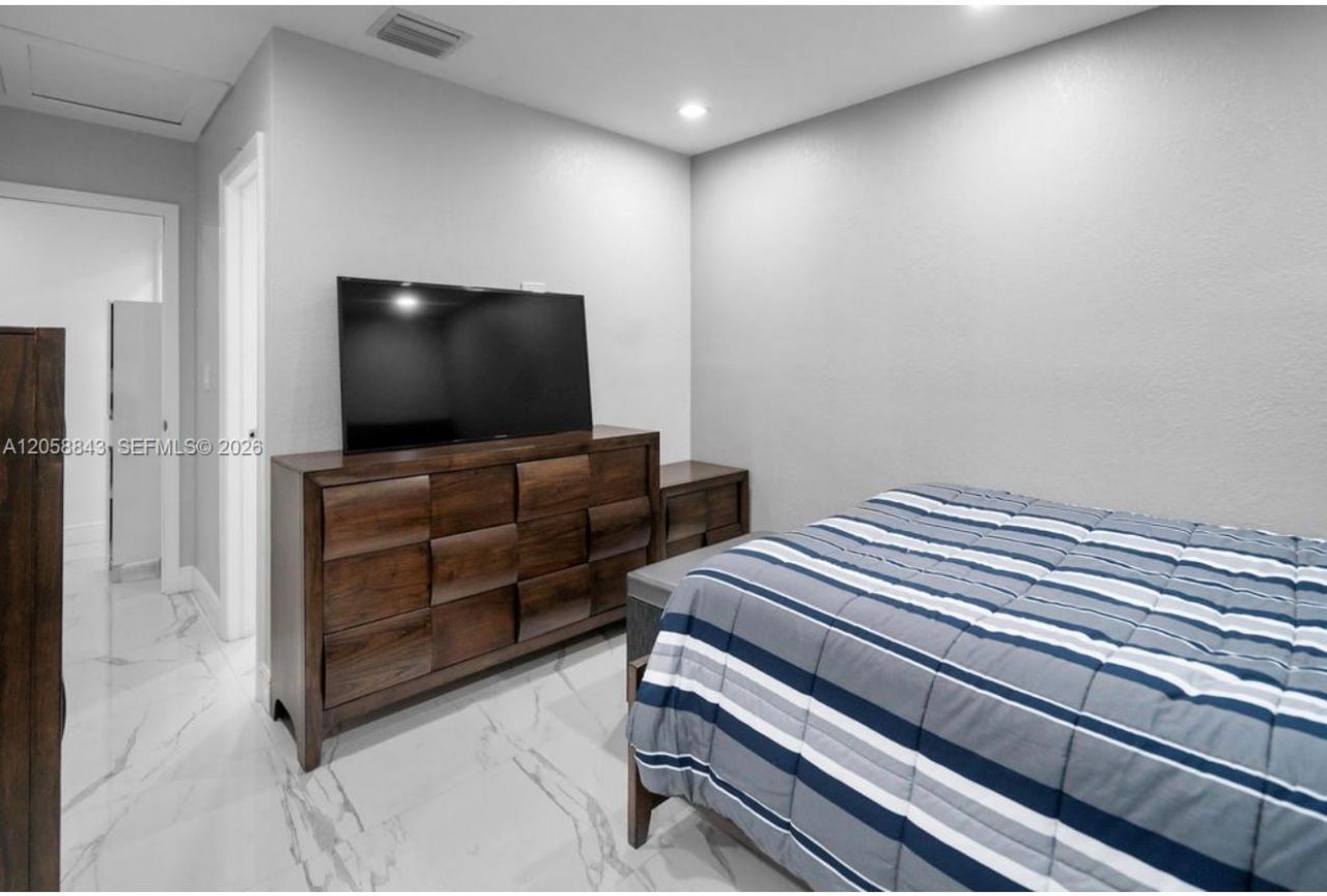 1158 W 41st St, Unit 87, Hialeah, FL 33012 Photo