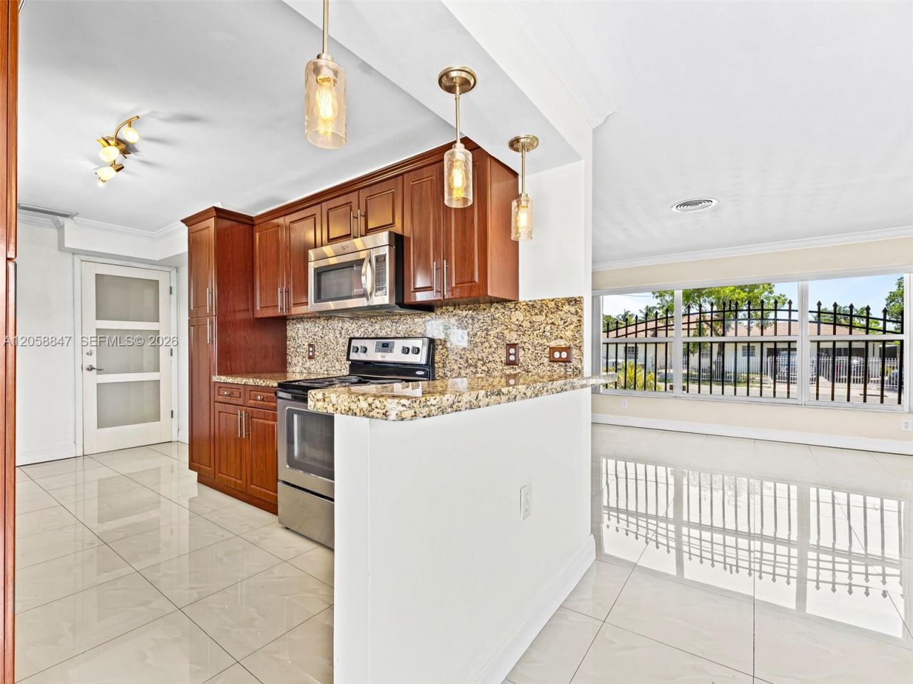 2045 NW 115th St, Miami, FL 33167 Photo