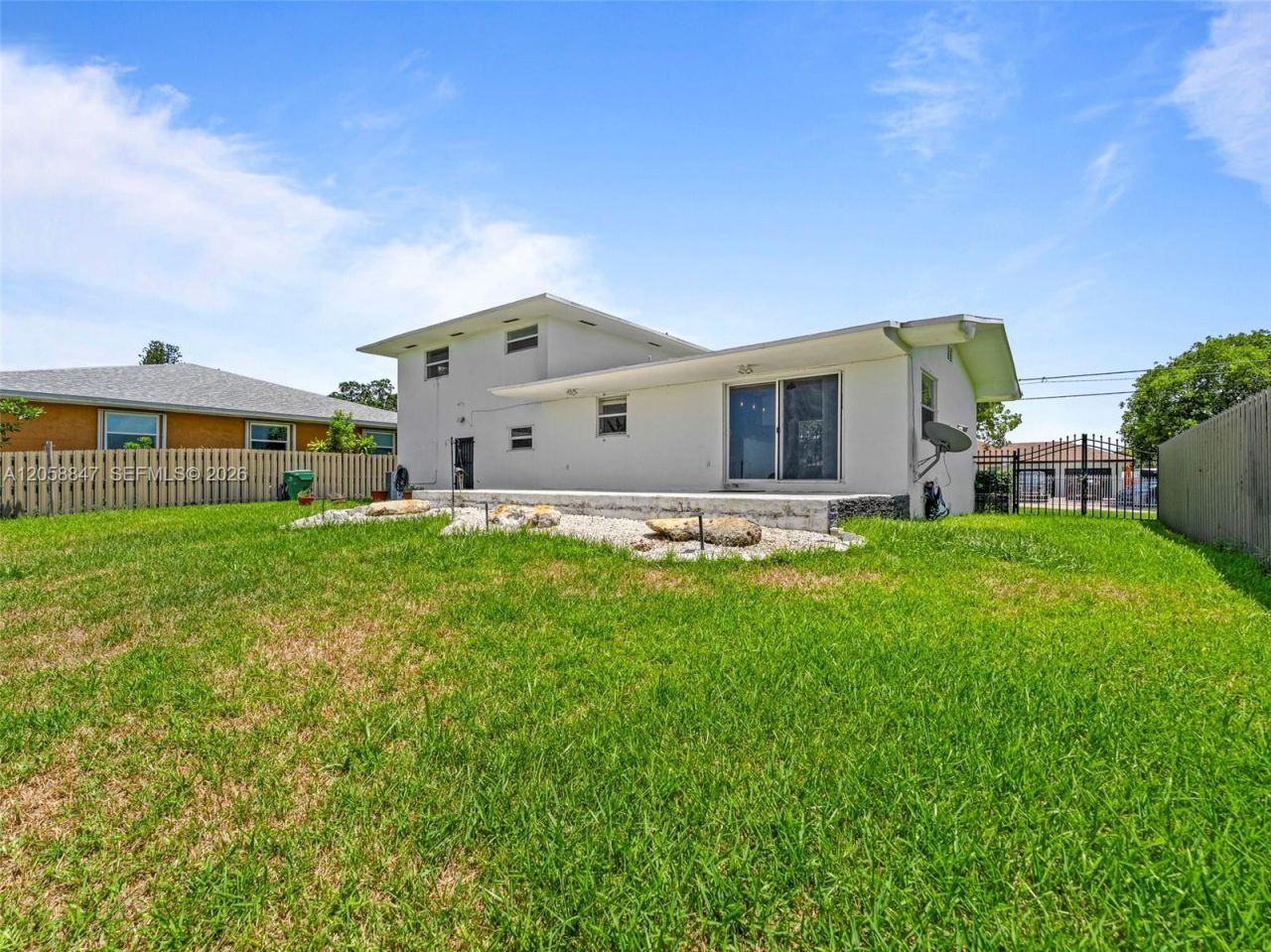 2045 NW 115th St, Miami, FL 33167 Photo