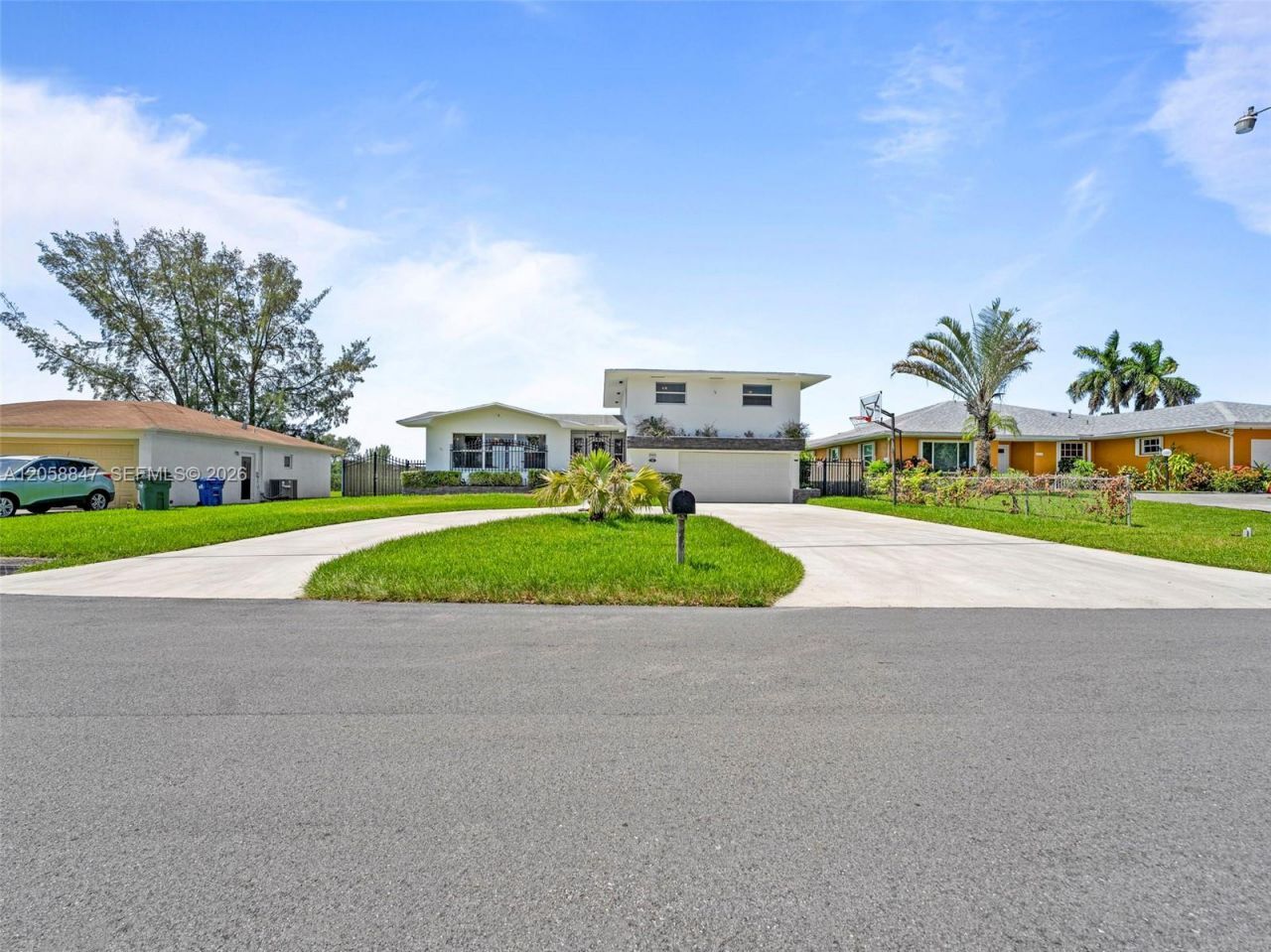 2045 NW 115th St, Miami, FL 33167 Photo