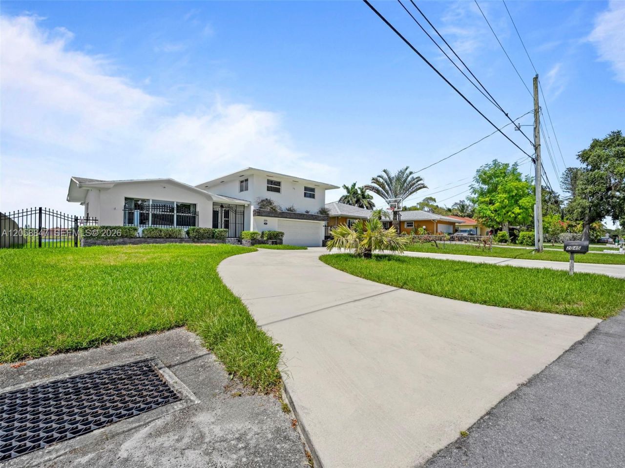2045 NW 115th St, Miami, FL 33167 Photo
