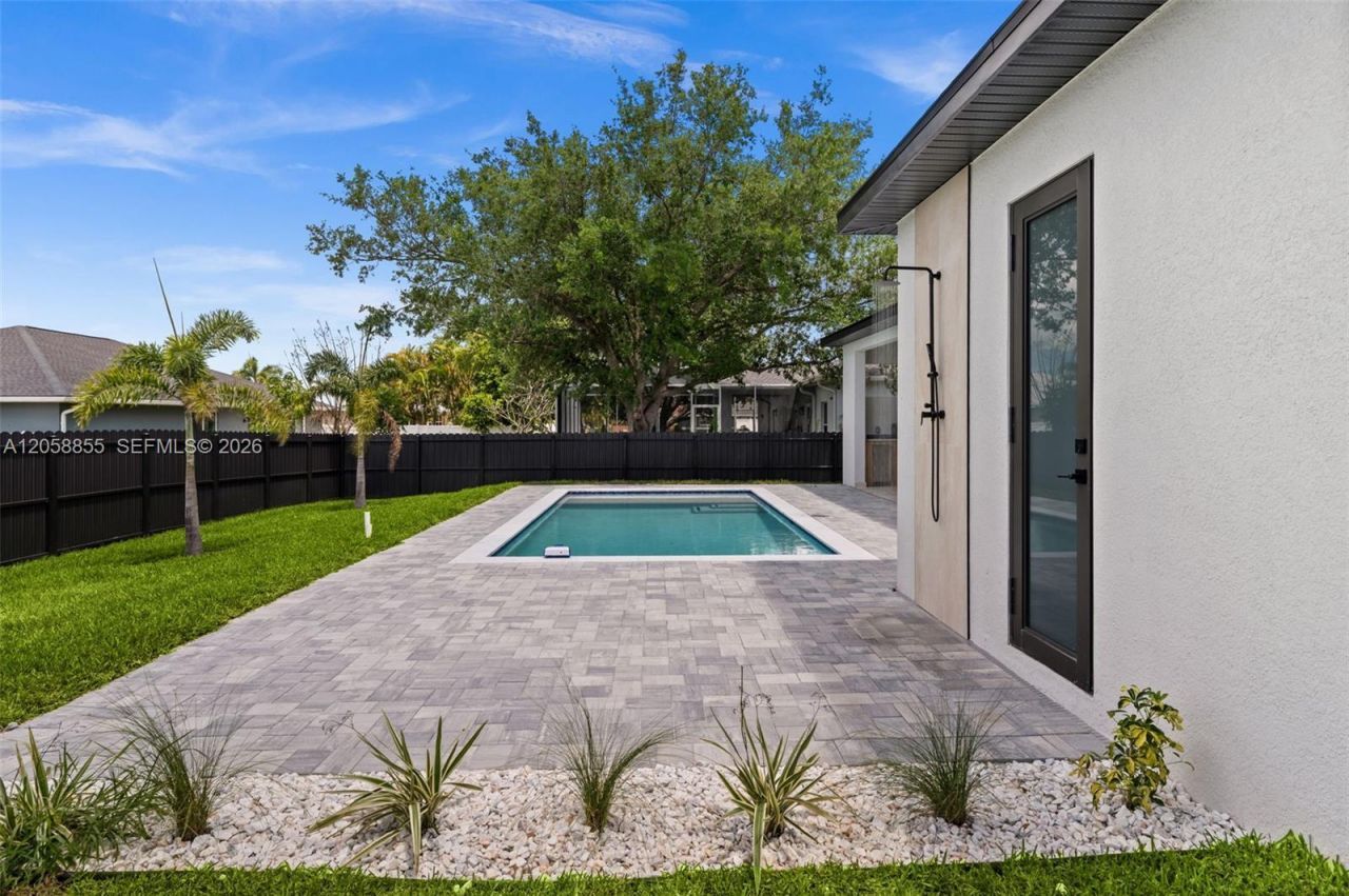 1532 Nw, Cape Coral, FL 33993 Photo