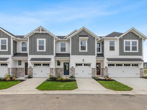 6153 Mill Hill Way, McCordsville, IN 46055