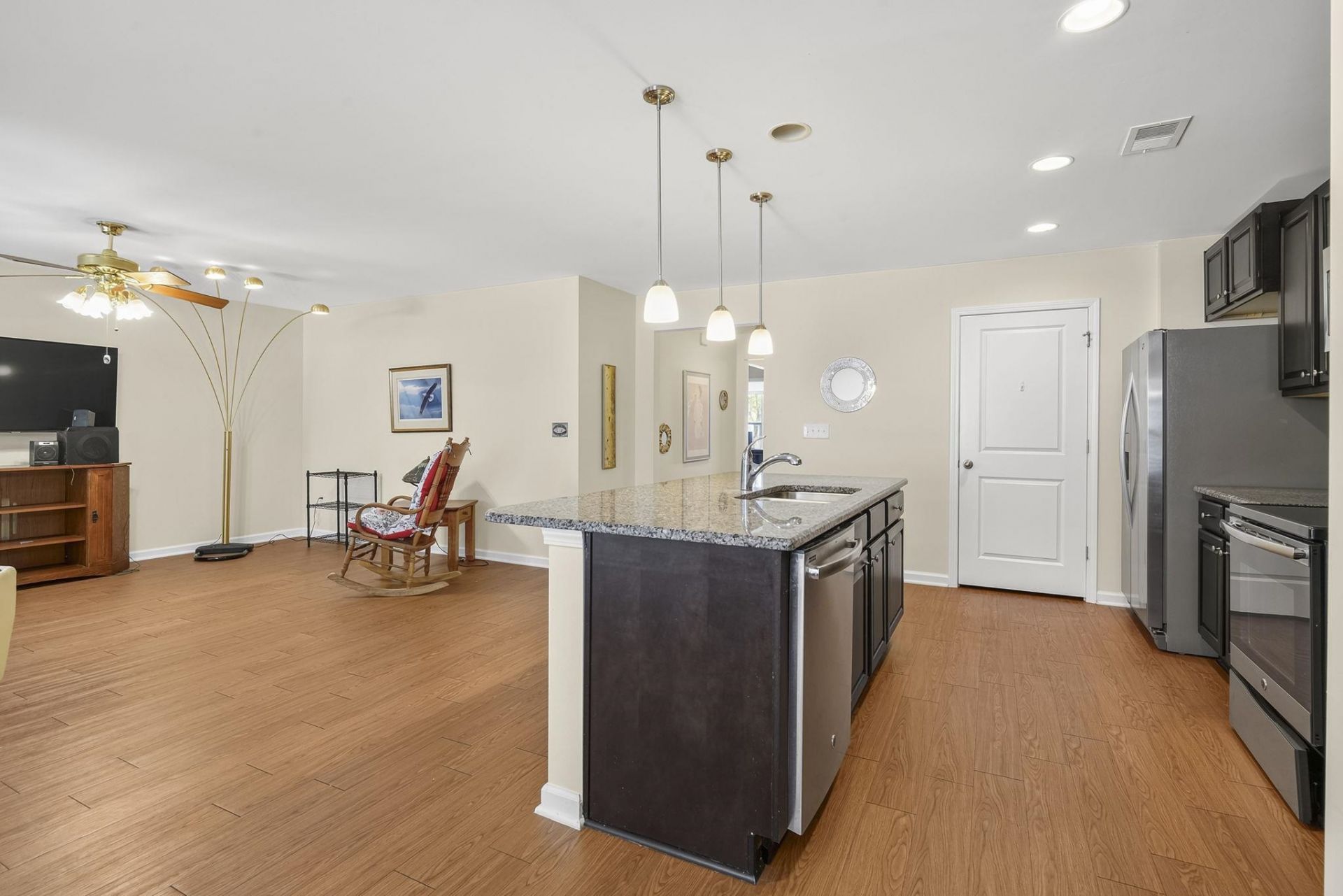 156 Oak Leaf Dr.  Photo 17