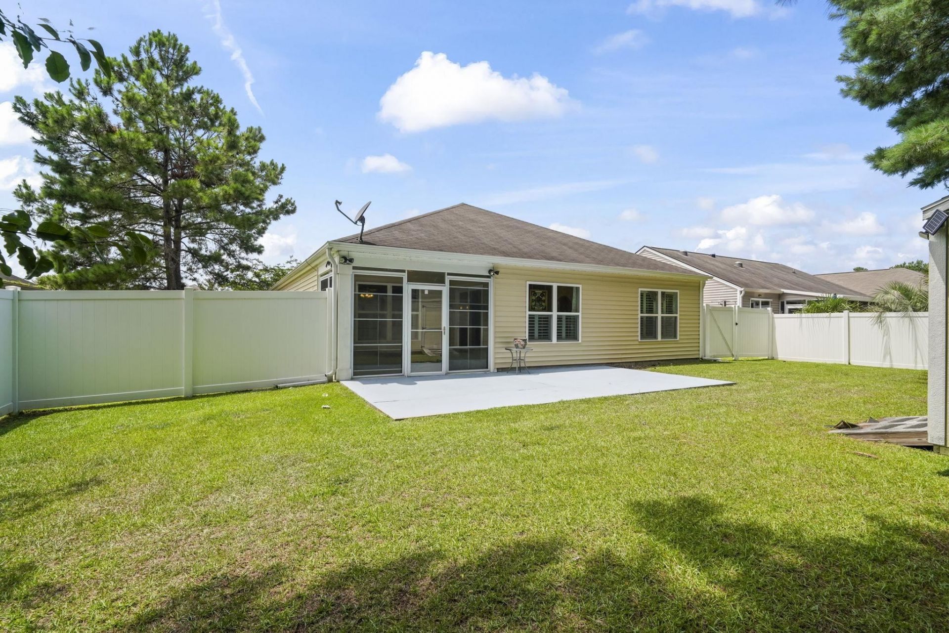 156 Oak Leaf Dr.  Photo 24