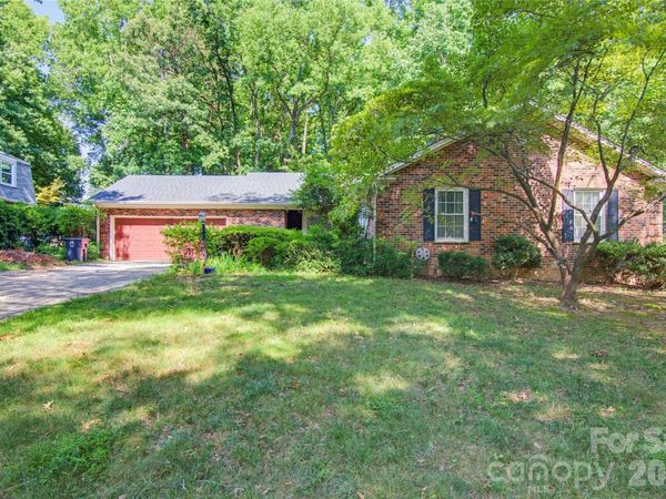 3608 Plympton Place , Greensboro, NC 27410