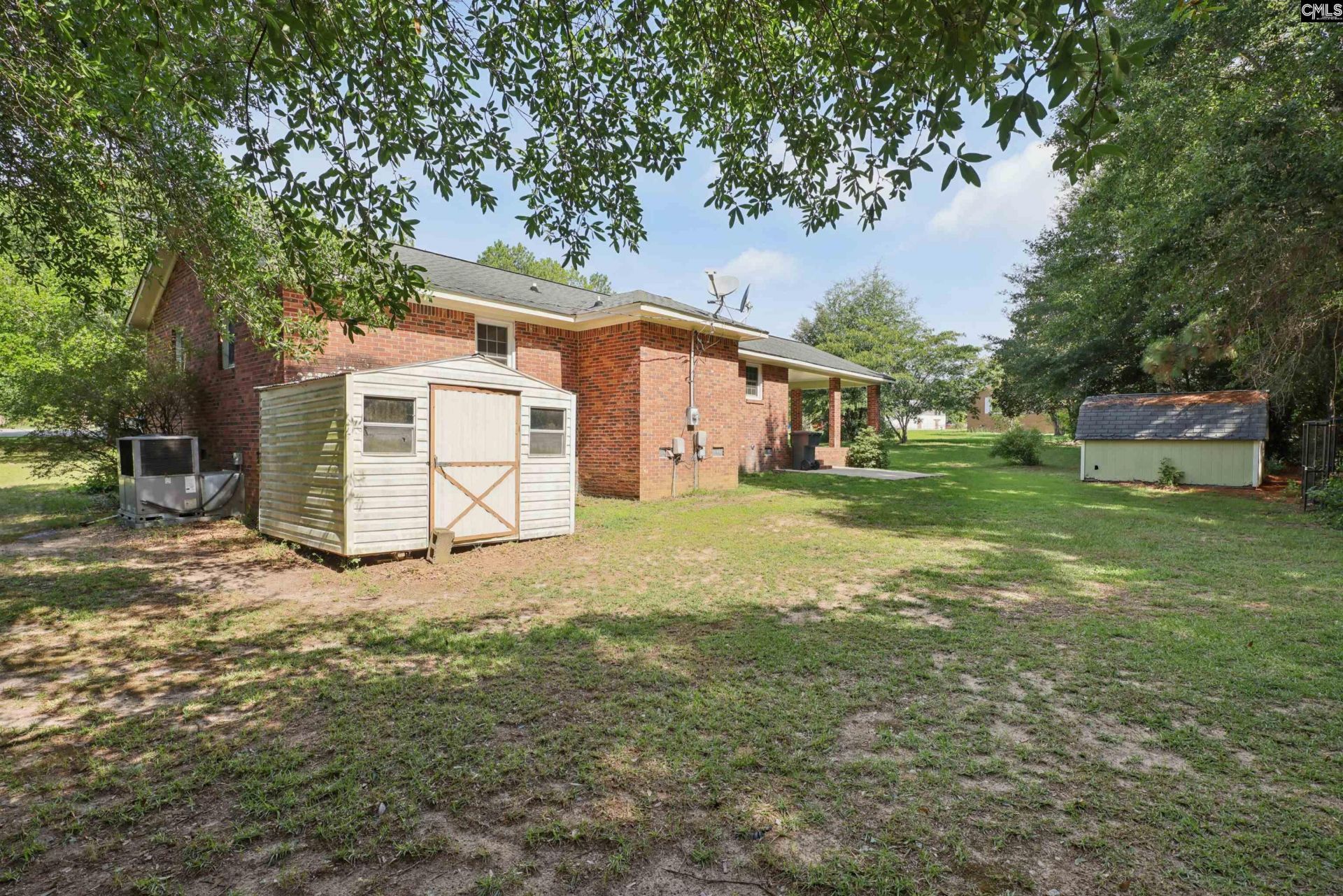 1051 Main Street  Photo 9